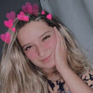 Meet your Posher, Eloina